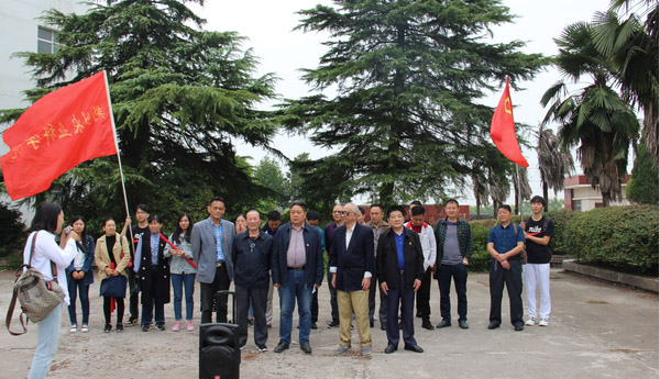 荆州农科院开展&ldquo;不忘初心、牢记使命&rdquo;主题教育之重走科研路主题党...